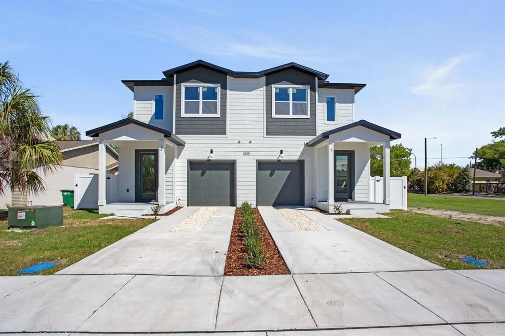For Sale: $699,999 (3 beds, 2 baths, 2365 Square Feet)