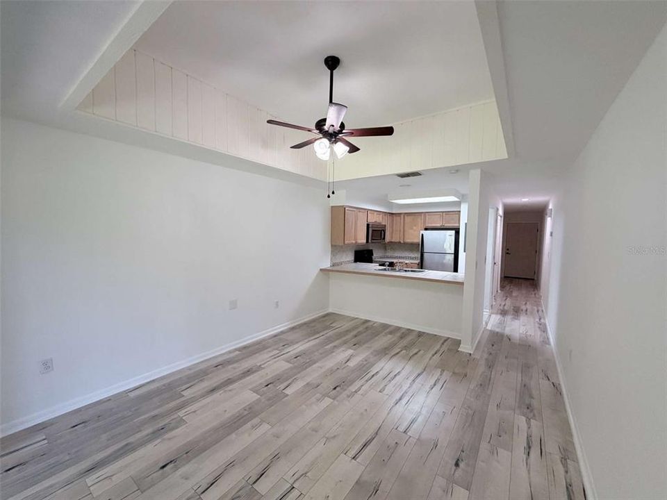 For Rent: $1,395 (2 beds, 1 baths, 662 Square Feet)