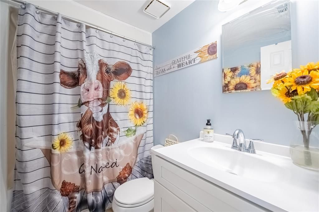 For Sale: $298,000 (5 beds, 3 baths, 1632 Square Feet)