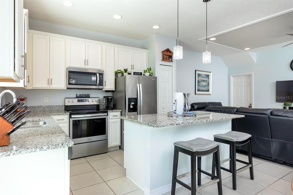 For Sale: $340,000 (3 beds, 2 baths, 1648 Square Feet)