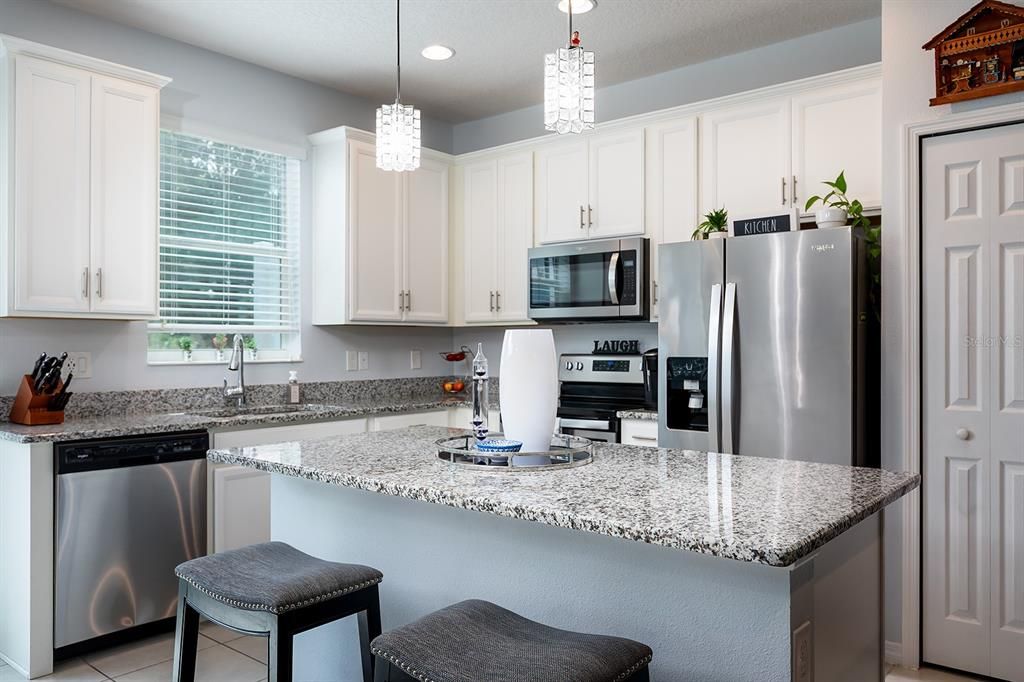 For Sale: $340,000 (3 beds, 2 baths, 1648 Square Feet)