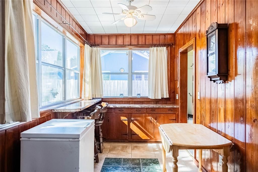 For Sale: $500,000 (3 beds, 3 baths, 2988 Square Feet)