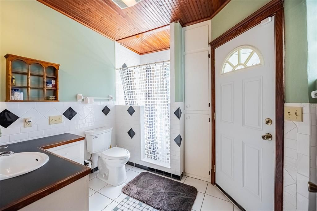 For Sale: $500,000 (3 beds, 3 baths, 2988 Square Feet)