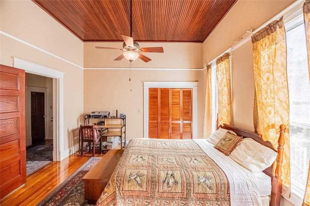 For Sale: $500,000 (3 beds, 3 baths, 2988 Square Feet)