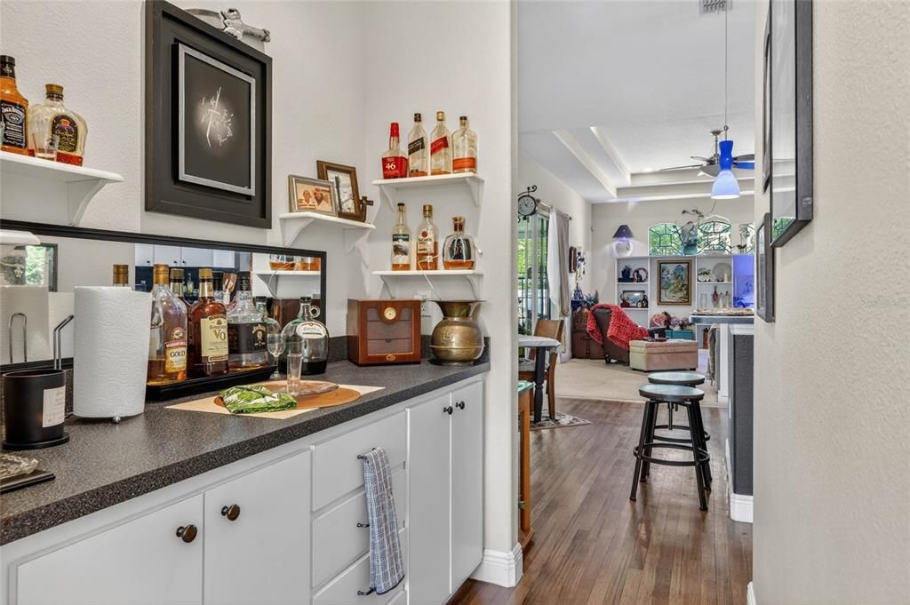 En Venta: $405,000 (4 camas, 2 baños, 2550 Pies cuadrados)
