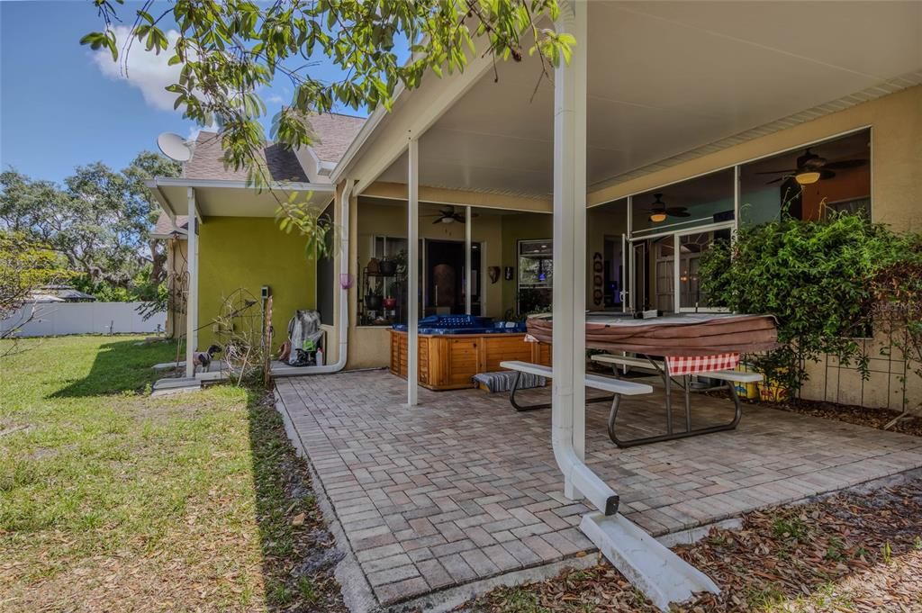 En Venta: $405,000 (4 camas, 2 baños, 2550 Pies cuadrados)