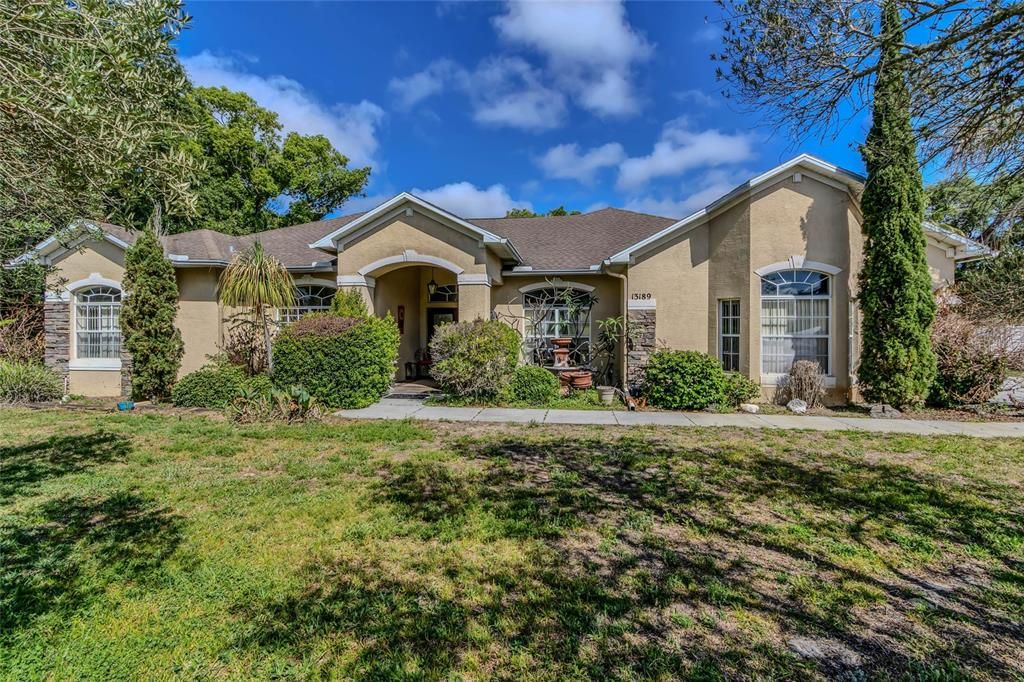 En Venta: $405,000 (4 camas, 2 baños, 2550 Pies cuadrados)