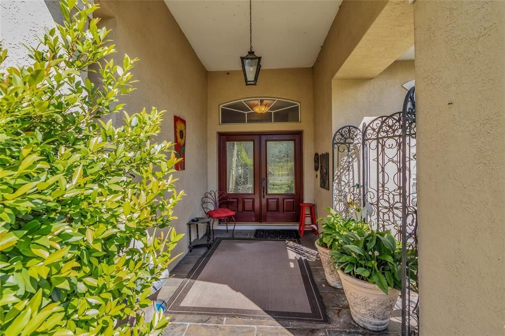 En Venta: $405,000 (4 camas, 2 baños, 2550 Pies cuadrados)