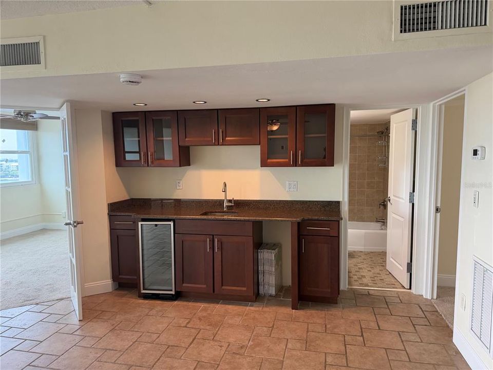 For Rent: $3,000 (2 beds, 2 baths, 1055 Square Feet)