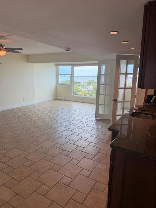 For Rent: $3,000 (2 beds, 2 baths, 1055 Square Feet)
