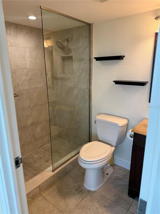 For Rent: $3,000 (2 beds, 2 baths, 1055 Square Feet)