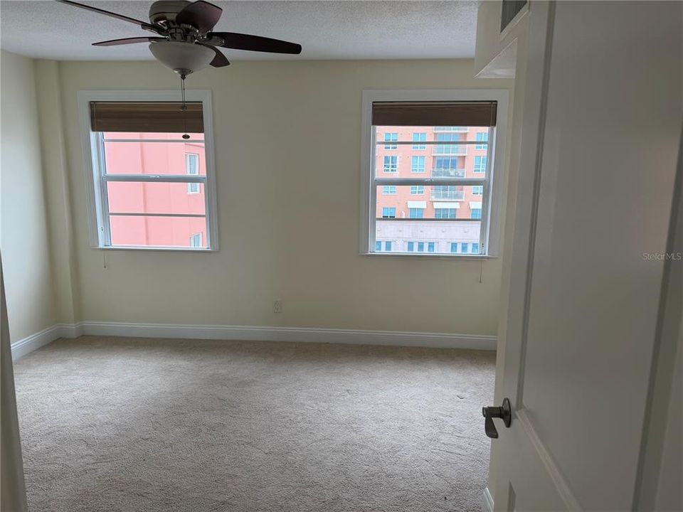 For Rent: $3,000 (2 beds, 2 baths, 1055 Square Feet)