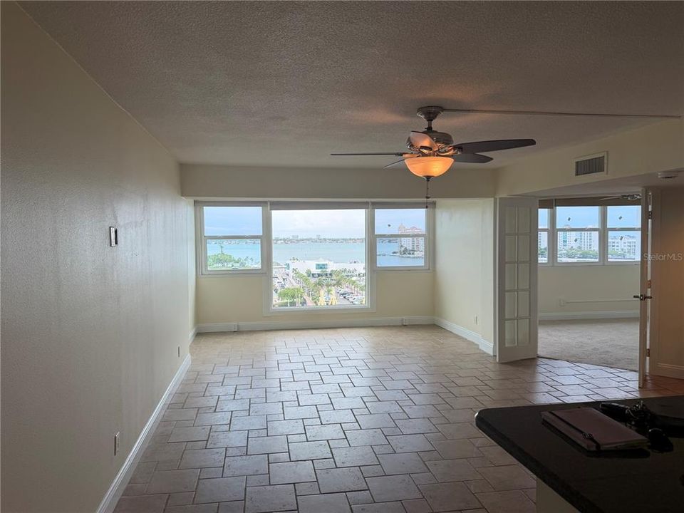 For Rent: $3,000 (2 beds, 2 baths, 1055 Square Feet)