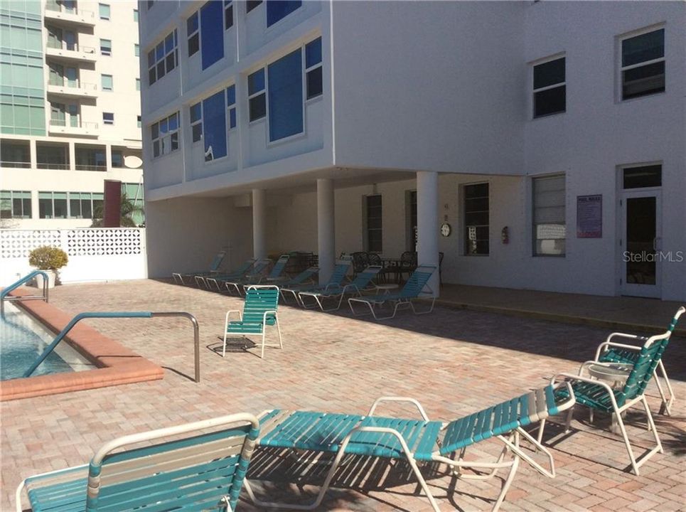 For Rent: $3,000 (2 beds, 2 baths, 1055 Square Feet)