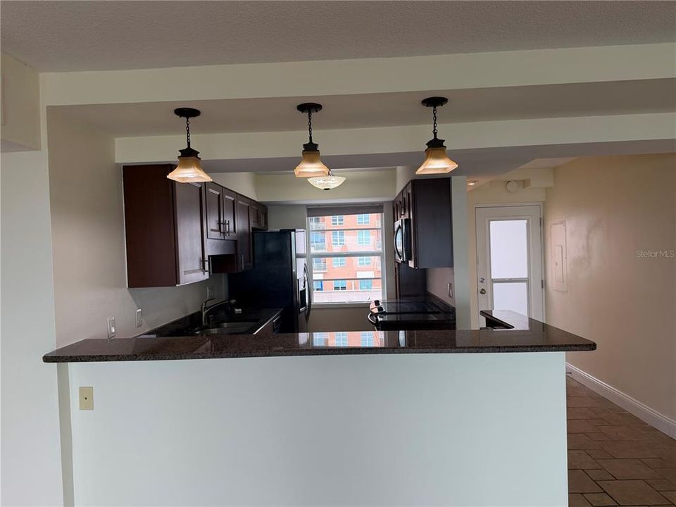 For Rent: $3,000 (2 beds, 2 baths, 1055 Square Feet)