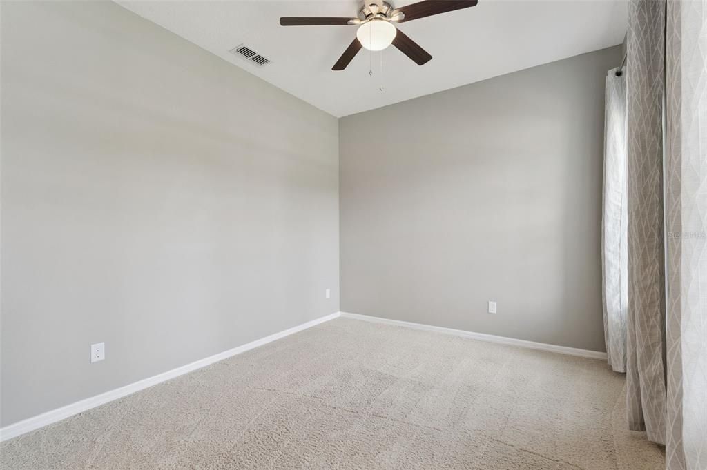 Activo con contrato: $545,000 (3 camas, 2 baños, 2210 Pies cuadrados)