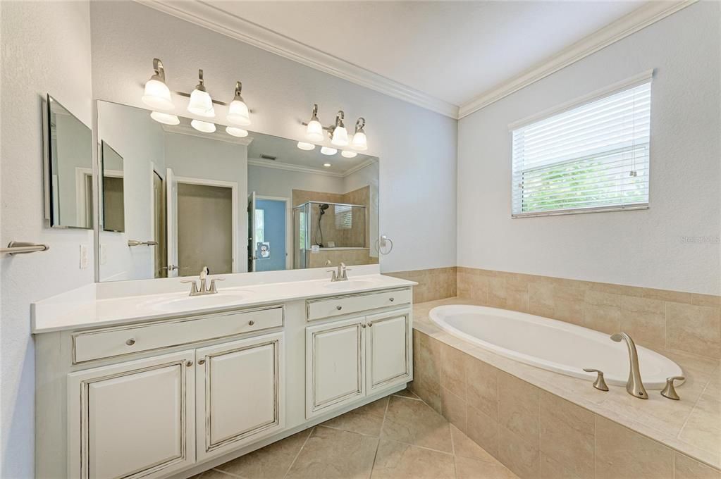 For Sale: $469,500 (3 beds, 2 baths, 2002 Square Feet)