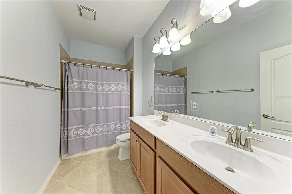 For Sale: $469,500 (3 beds, 2 baths, 2002 Square Feet)