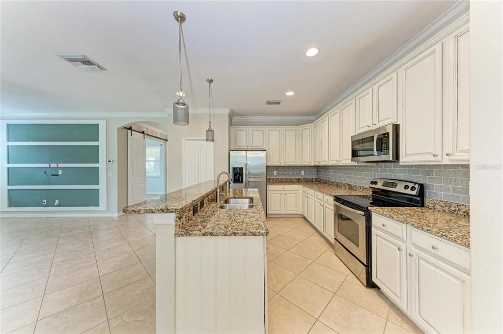 For Sale: $469,500 (3 beds, 2 baths, 2002 Square Feet)