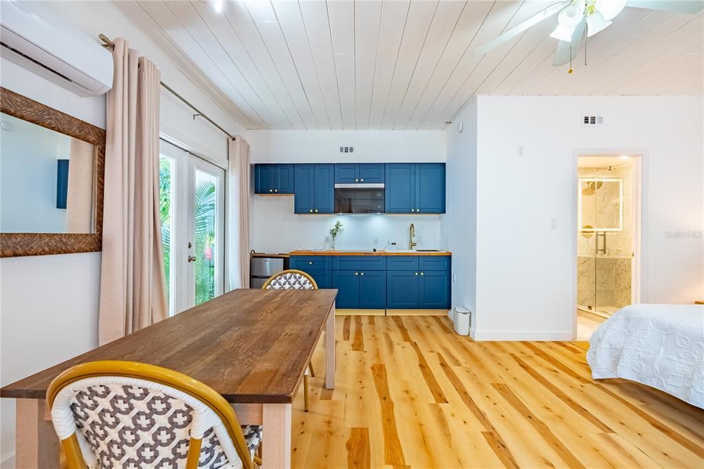 For Rent: $3,500 (5 beds, 3 baths, 2523 Square Feet)