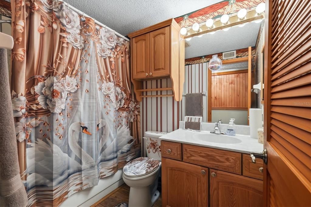 На продажу: $114,900 (2 спален, 2 ванн, 960 Квадратных фут)