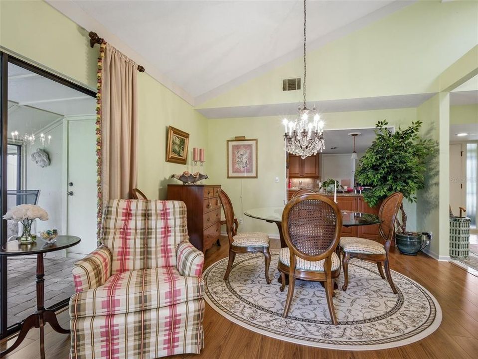 На продажу: $435,000 (2 спален, 2 ванн, 1634 Квадратных фут)
