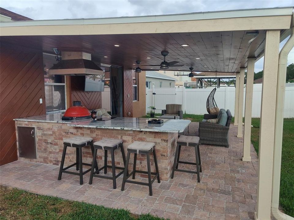 For Rent: $2,325 (3 beds, 2 baths, 1716 Square Feet)