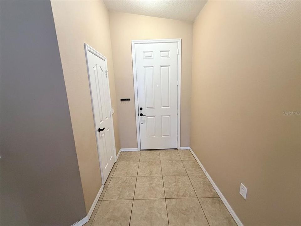 For Rent: $2,325 (3 beds, 2 baths, 1716 Square Feet)