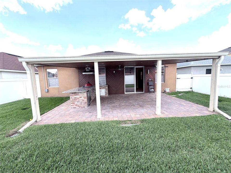 For Rent: $2,325 (3 beds, 2 baths, 1716 Square Feet)