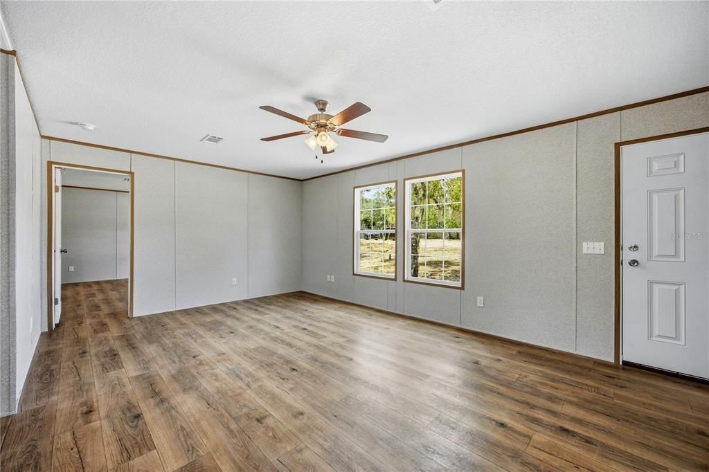 For Sale: $255,000 (4 beds, 2 baths, 1813 Square Feet)