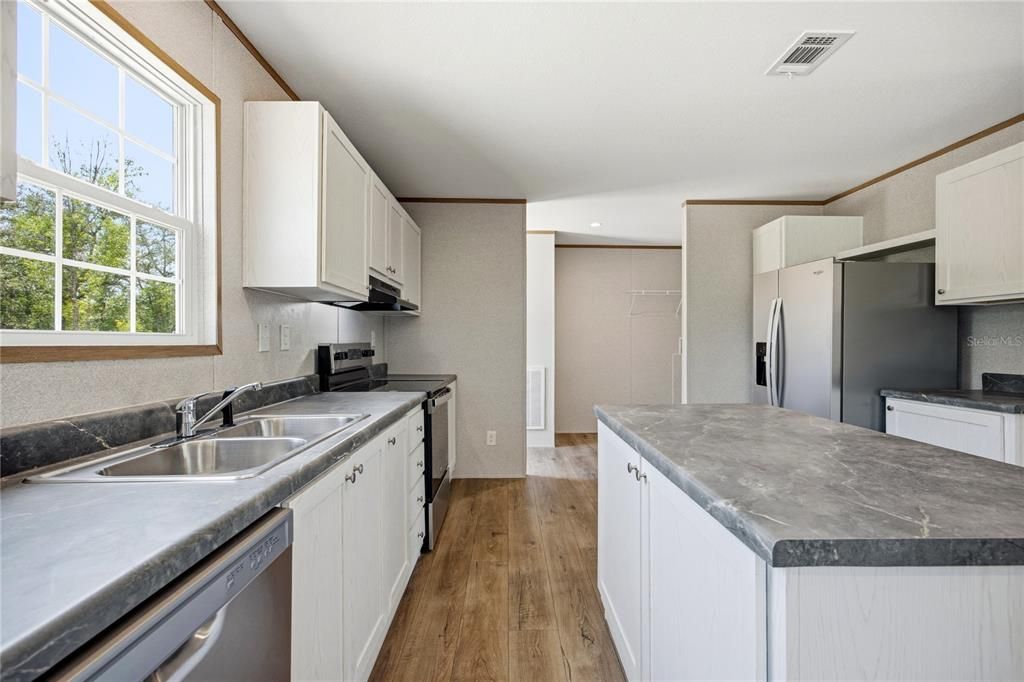 For Sale: $255,000 (4 beds, 2 baths, 1813 Square Feet)