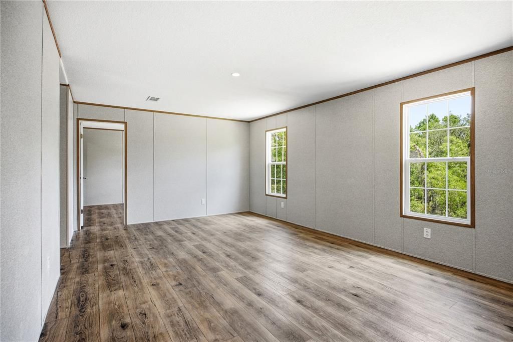 For Sale: $255,000 (4 beds, 2 baths, 1813 Square Feet)