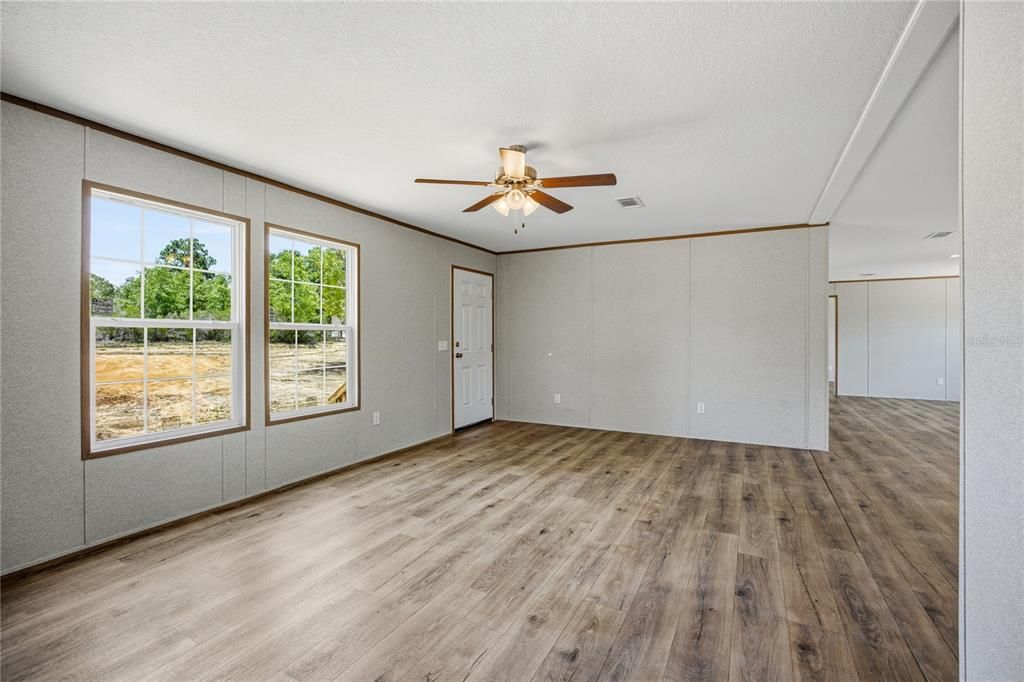 For Sale: $255,000 (4 beds, 2 baths, 1813 Square Feet)