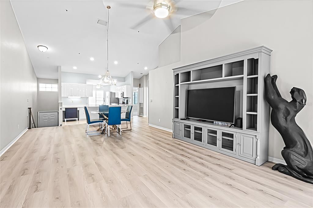 For Sale: $223,995 (2 beds, 2 baths, 1346 Square Feet)