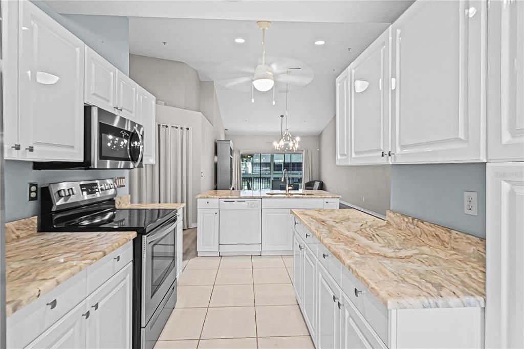 For Sale: $223,995 (2 beds, 2 baths, 1346 Square Feet)