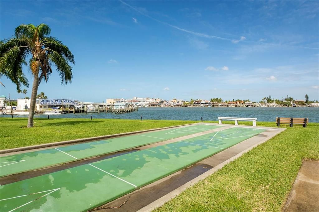 For Sale: $300,000 (2 beds, 2 baths, 1175 Square Feet)