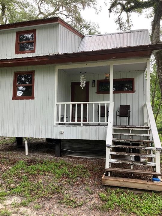Recently Sold: $375,000 (2 beds, 1 baths, 1560 Square Feet)
