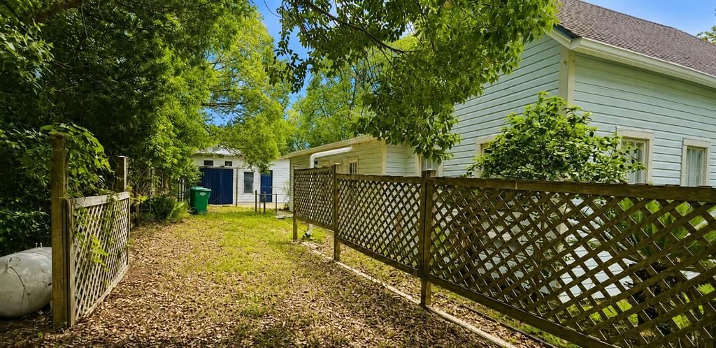 En Venta: $449,900 (4 camas, 3 baños, 2201 Pies cuadrados)