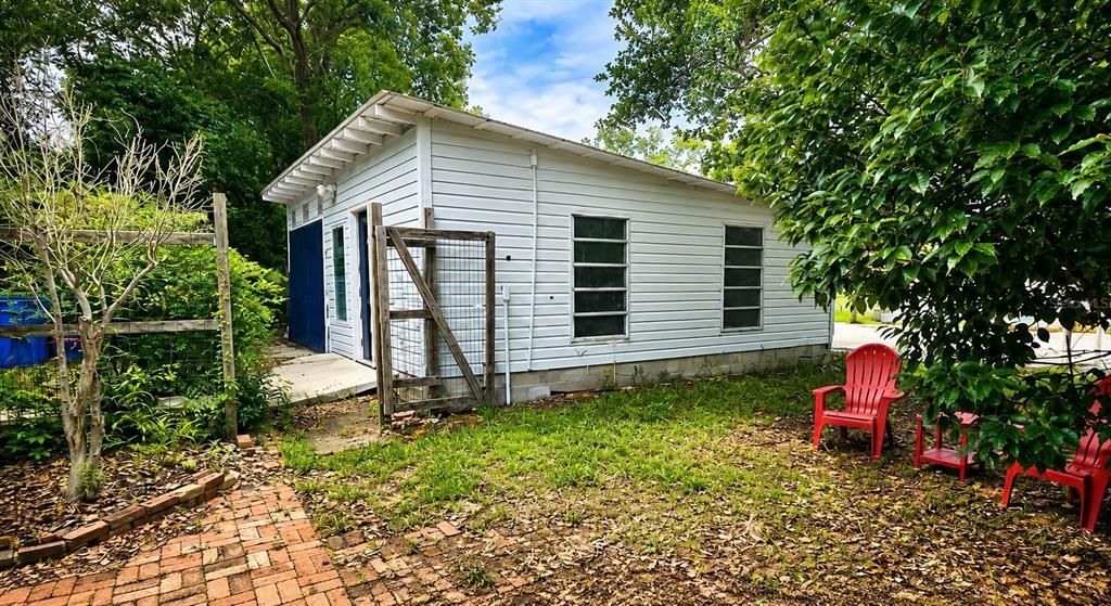 En Venta: $449,900 (4 camas, 3 baños, 2201 Pies cuadrados)