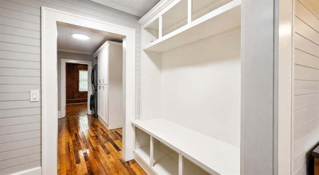 En Venta: $449,900 (4 camas, 3 baños, 2201 Pies cuadrados)