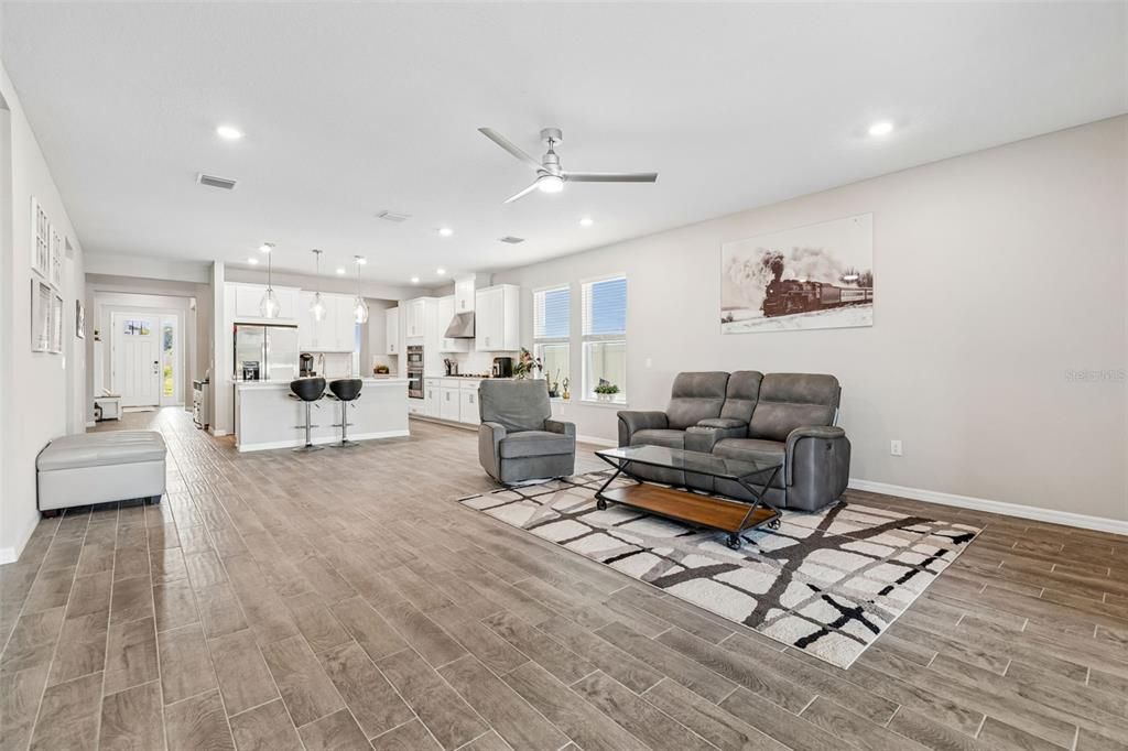 For Rent: $2,950 (4 beds, 3 baths, 2394 Square Feet)