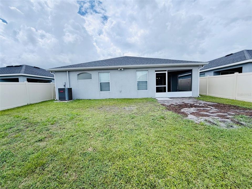 For Rent: $2,395 (4 beds, 2 baths, 1711 Square Feet)