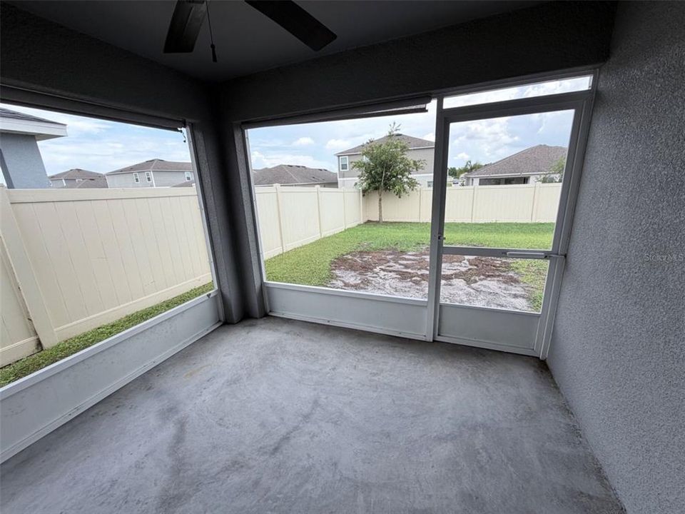 For Rent: $2,395 (4 beds, 2 baths, 1711 Square Feet)