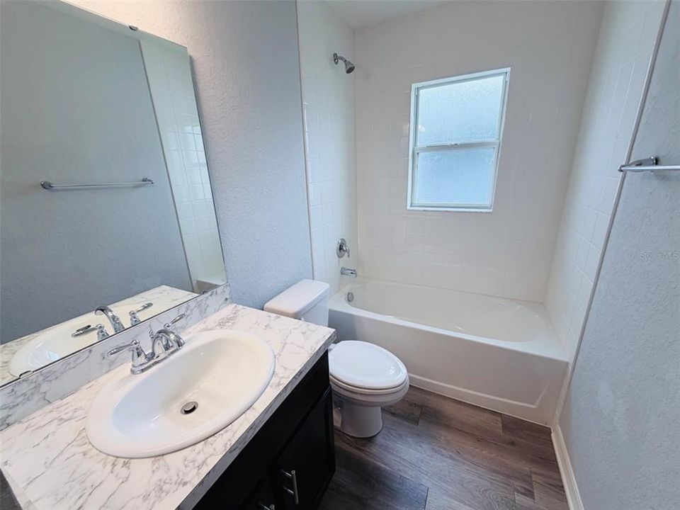 For Rent: $2,395 (4 beds, 2 baths, 1711 Square Feet)