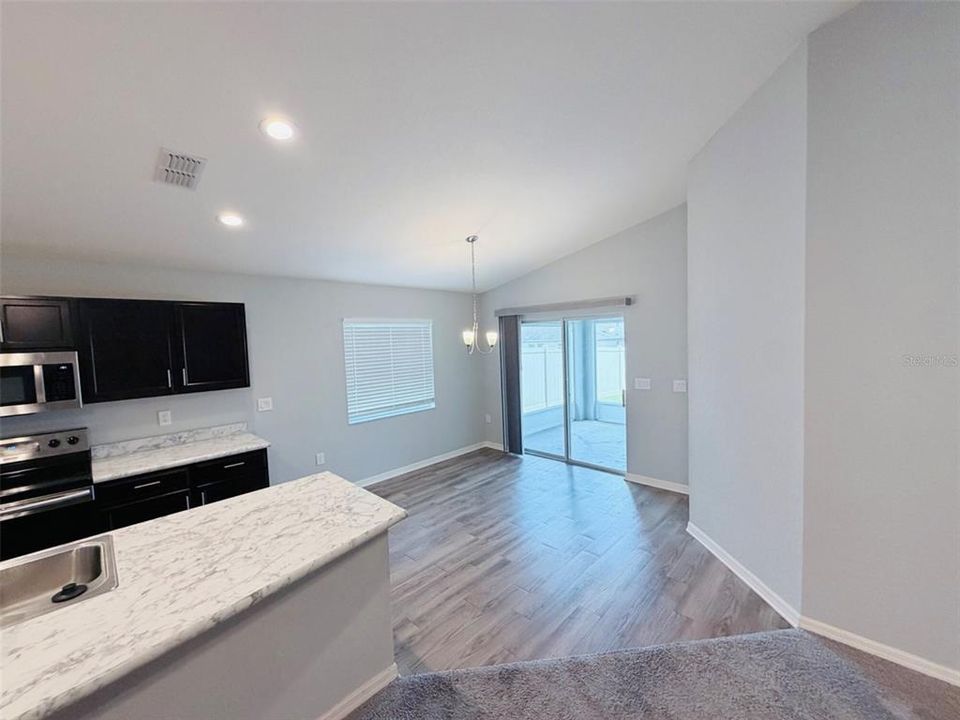 For Rent: $2,395 (4 beds, 2 baths, 1711 Square Feet)