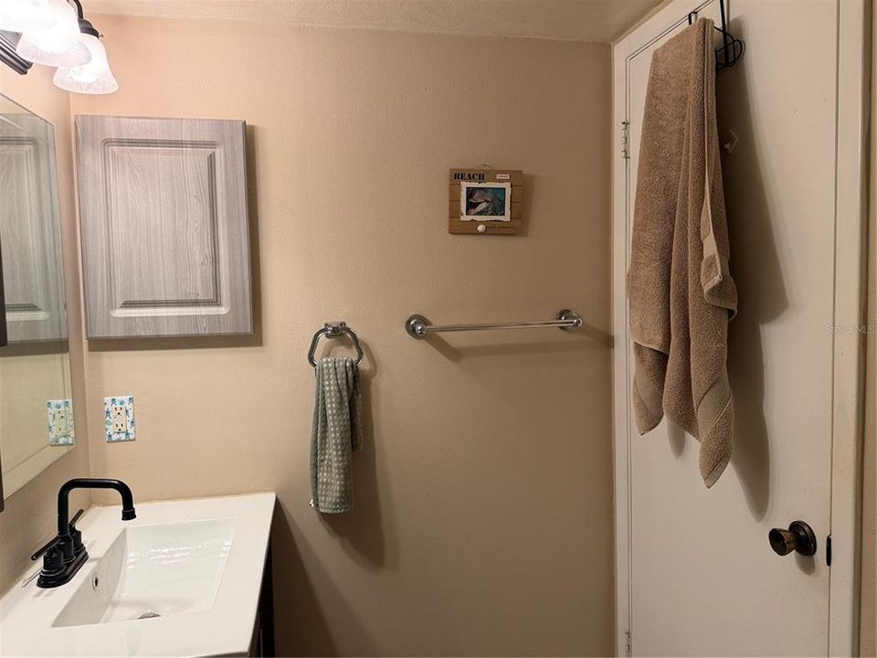 Active With Contract: $130,000 (1 beds, 1 baths, 456 Square Feet)