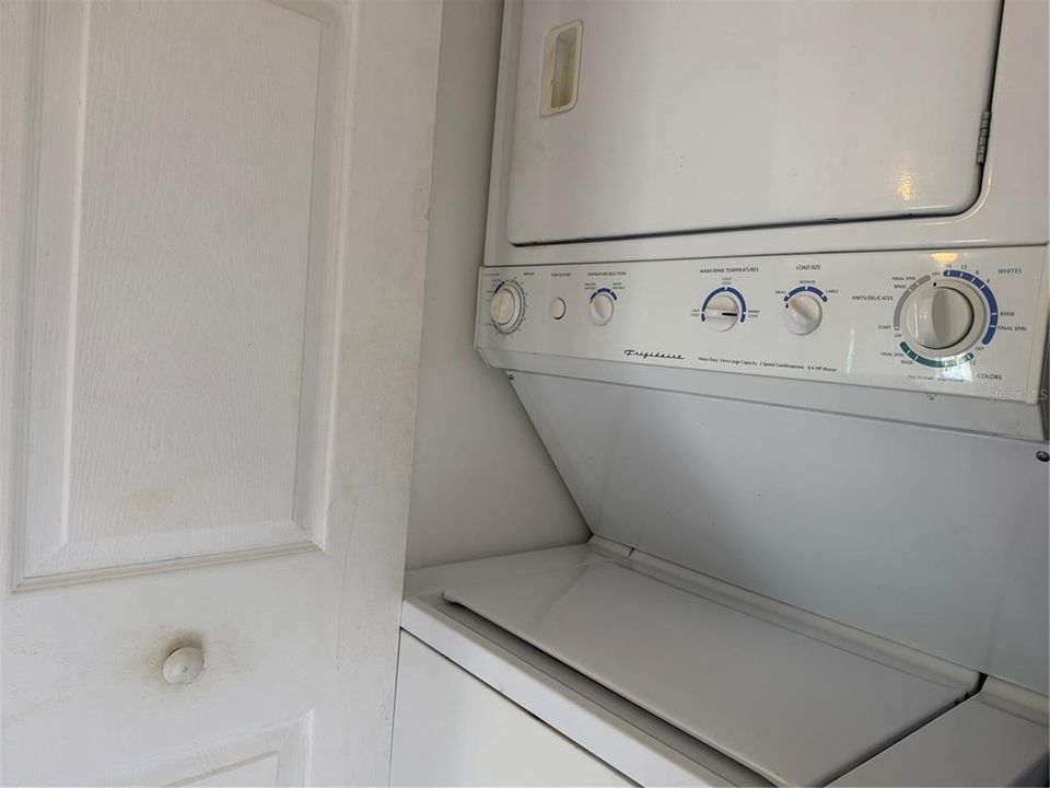 Active With Contract: $130,000 (1 beds, 1 baths, 456 Square Feet)