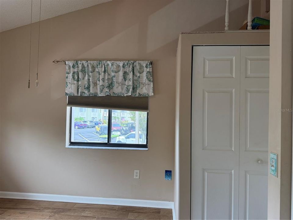 Active With Contract: $130,000 (1 beds, 1 baths, 456 Square Feet)