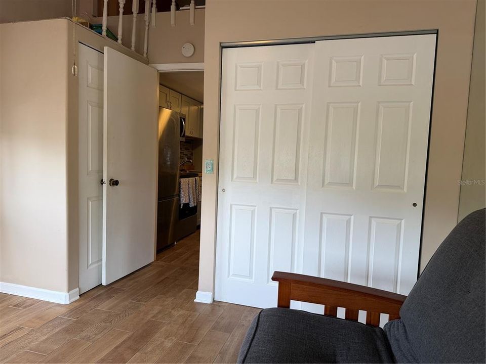 Active With Contract: $130,000 (1 beds, 1 baths, 456 Square Feet)