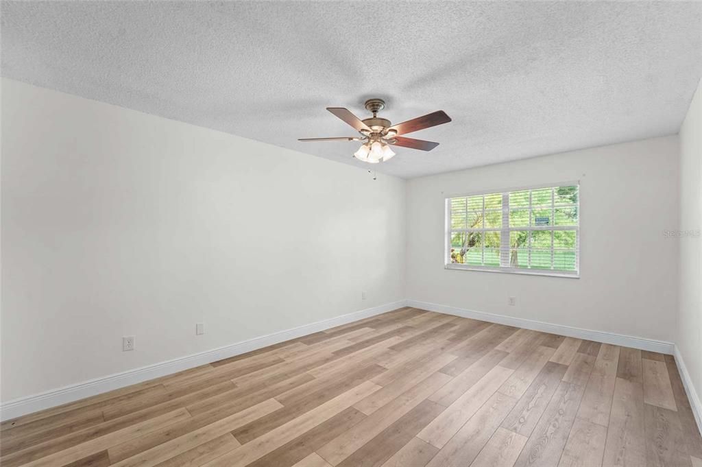 For Sale: $269,000 (2 beds, 2 baths, 1230 Square Feet)